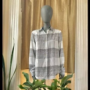 BANANA REPUBLIC Black and White Button-Down Shirt